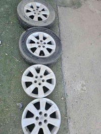 غراض للبيع وياله مال كورولا و سبير عدد 2 نضيفات بعدهن جدد وكاعيات مال ...