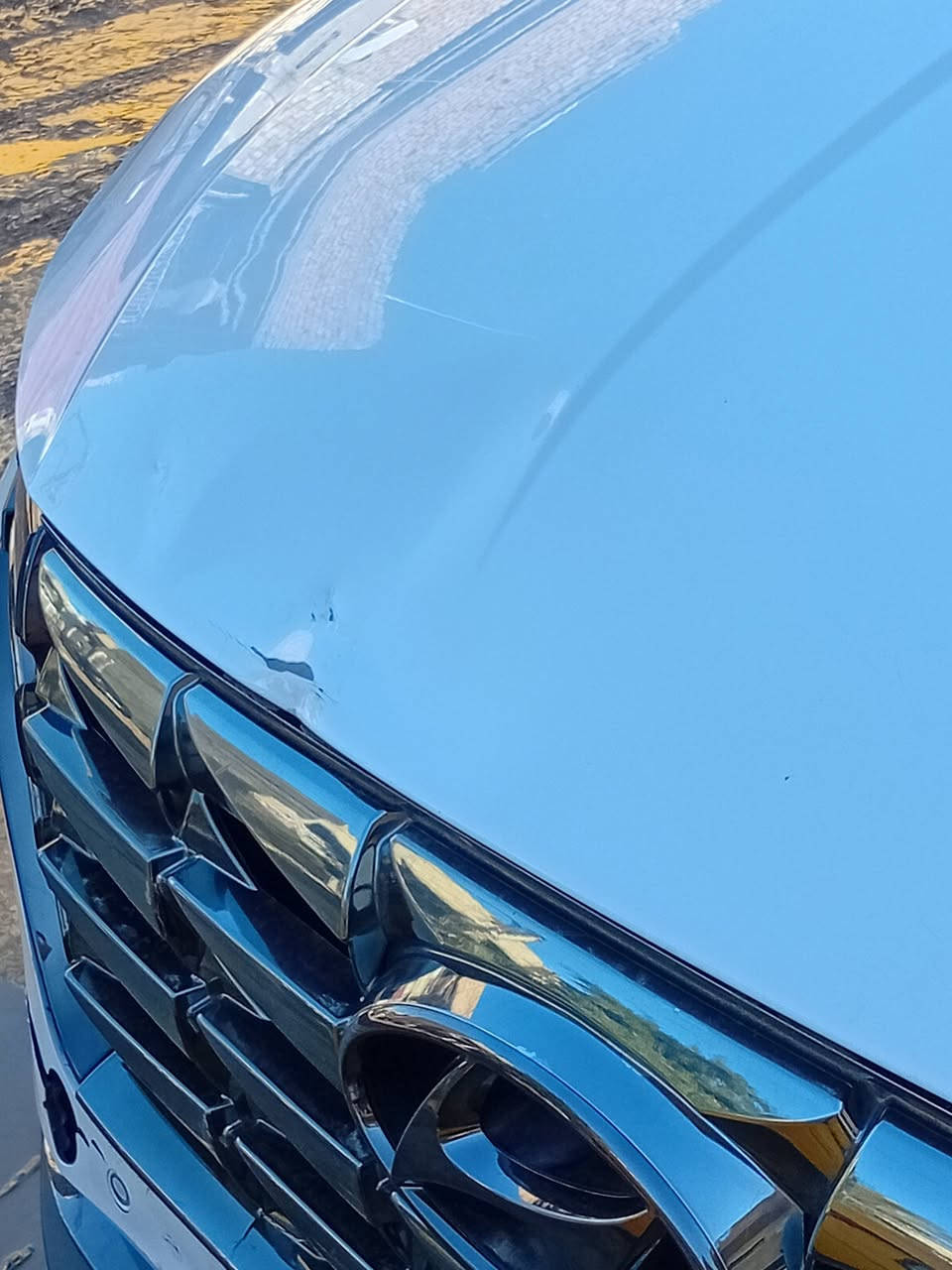 توسان 2024
السعر 205
ماشيه ٢٠ الف ققط 
مواصفاتها ( تشغيل عن بعد / بصمه / راردات / كامره / اوتو هولد
مثبت سرعه / قطعتين تبريد ) بيه بعد هواي مواصفات 
البدي خارجي نصيف فقط بي رصعه ب
في البنيد و رصعه بجاملخ الامامي سياره بدون نقطعه صبغ
مكاني بغداد الشعب 
السعر 205 
رقمي ***********
