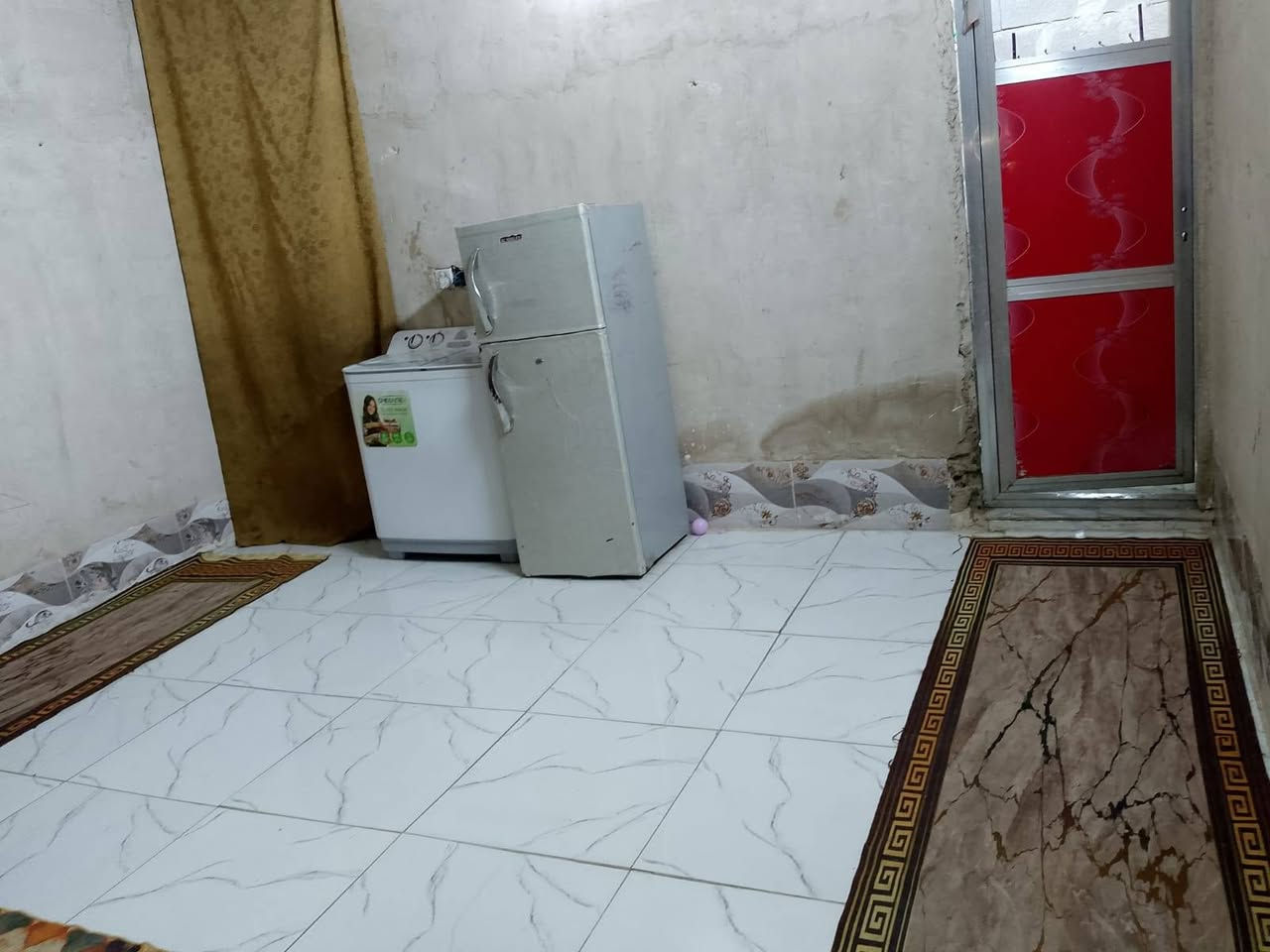 بيت للبيع 100 متر مربع العنوان حي البساتين ***********

