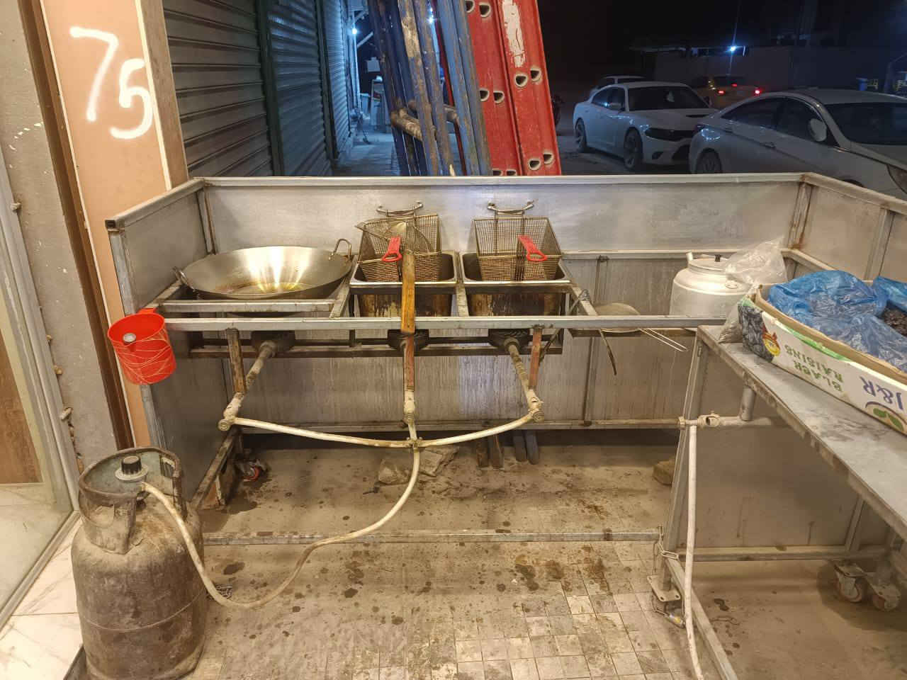 تجهيز محل كامل للبيع مرطبات ومؤكولات لاستفسار +964 782 739 8485
