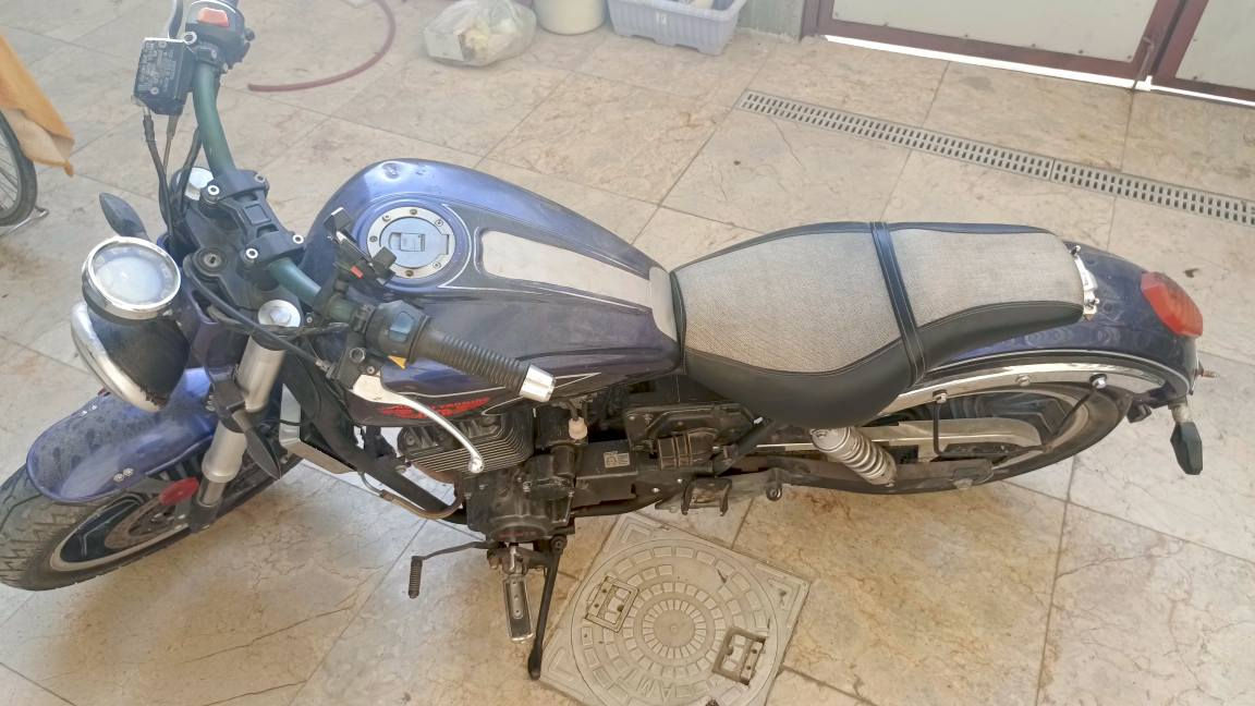 السلام عليكم
هارلي ام تي ار  للبيع موديل 21 صيني اوراق اصولي دراجه رزنه محرك مفتوح مبدل كرنك ستندر ياباني

مكينه 250 ربع بستمين تبريد زيت 

عليهه زنجيل ترحال جديد و كابريتر جديده ياباني 

بيهه نواقص بسيطه ربط اشاير و دشبول  و صفاحيات السعر 1350 و بي مجال بسيط او مراوس بدايون

مستعجل عالبيع اي سؤال واتساب فقط

مكاني كربلاء *********** كربلاء, العراق
