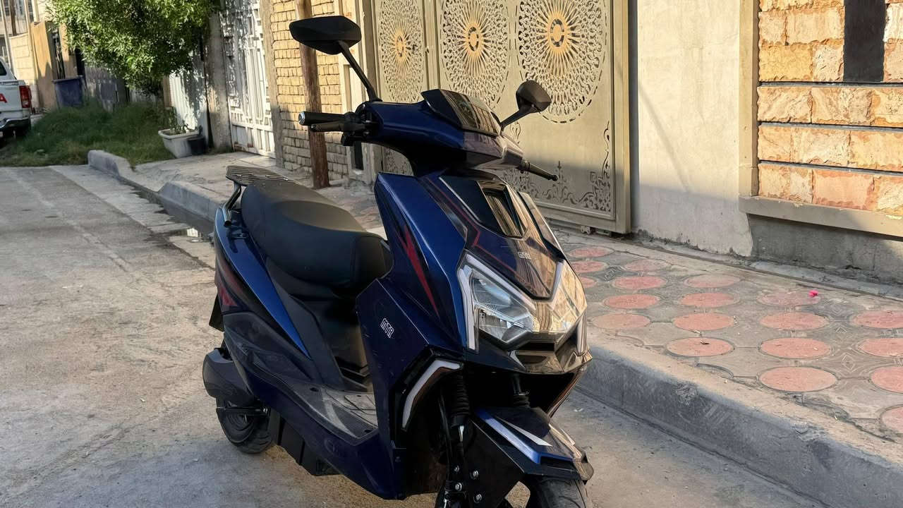 سلام عليكم دراجة شحن فول نضافة يعني جديدة وتجي تشوف ترايك وين ميعجبك بطاريات جدد لايت زنون دبل شارة درجة كاملة مكملة يعني رمبة ومعروفة اسعارهة برمبة بس شوية مستعجل علا بيعتة سعر 700 عنواني بغداد مدينة الصدر قطاع 1 رقمي ***********هاذ فقط وتساب 
*********** هاذ رصيد فقط
