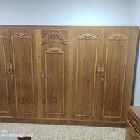 غرفه للبيع السعر 650 بيها مجال قليل التوصل وتساب 07721029078