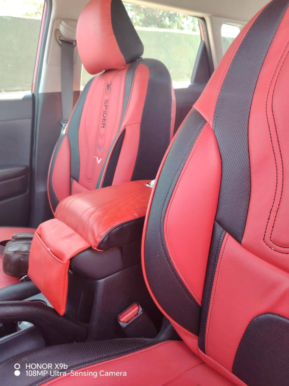 كيا صول موديل 22 / رقم بغداد  /
المواصفات //
0-اللون احمر لون مميز
1-محرك 2000 دوش المرغوب... ماشيه33000 كم.. 
2-شاشه كبيره لمس  ، بلوتوث مع حاكية  ، شاشة اعطال  ، منفذ usb  ، حساس اطارات 
3-نظام تحديد مسار
4-نظام تنبيه قبل التصادم 
5-مري نقطة عمياء.. مانع انزلاق  ، كروز سرعه
6-اطفاء، ذاتي للمحرك لتقليل صرف الوقود
7-وضعيات القيادة سبورت ونورمل  ، تحكم ستيرن فول جهتين
8-رادارت جانبية  ، رادار خلفي توقف تام للسيارة من ترجع للخلف اذا موجود جسم  خلفك متحرك... ورادار امامي يعطيك تنبيه قبل التصادم... 
9-نظام خفص صوت المسجل عند الرجوع للخلف.. نظام سماعات دمام
10-نظام خفض فان التبريد اذا جاءت مكالمه.. تبريد ثلج
11-كامره دوار مع حساس حركه 180 درجه.. 

الحادث //
1-باب السايق ومصلح ع البارد ومكحل... 
2-تبديل دعامية اصليه.. 
3-توجد رصعات بسيطه  فوق التكمه من جهه اليمين الباب الخلفي..وتم تصليحها ع البارد.. 

صور الحادث موجوده برقم الشاصي... 

السيارة حيل جديده تاخذها وما تصرف عليها ولا درهم  ، غراضها والعده كامله سبير وارضيات وكتلوك.. سياره اي نقص مابيها لا من الداخل ولا من الخارج...*********** .... يوجد وتساب.... السعر 148
