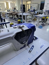 ٢ بنات • معمل خياطة • قريب زيتونة