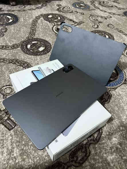 ايباد هونر X9
ذاكره 128 
نضافه 100‎%‎ استخدام دراسه فقط 
السعر 250 و بي مجال قليل 
رقمي ***********
