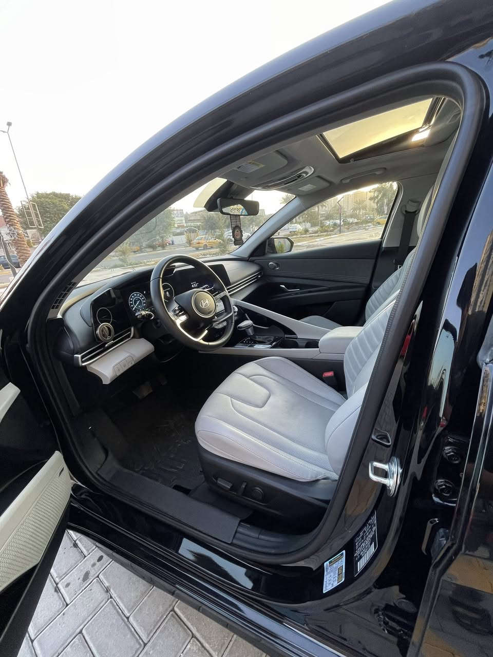 Elantra hybrid limited 2024 
السلام عليكم.  … للبيع
محرك 1.6
ضرر بنيد بدون ايرباك بدون دواخل  
18000km ممشى
158
للاستفسار *********** 

العنوان: بغداد الكرخ
