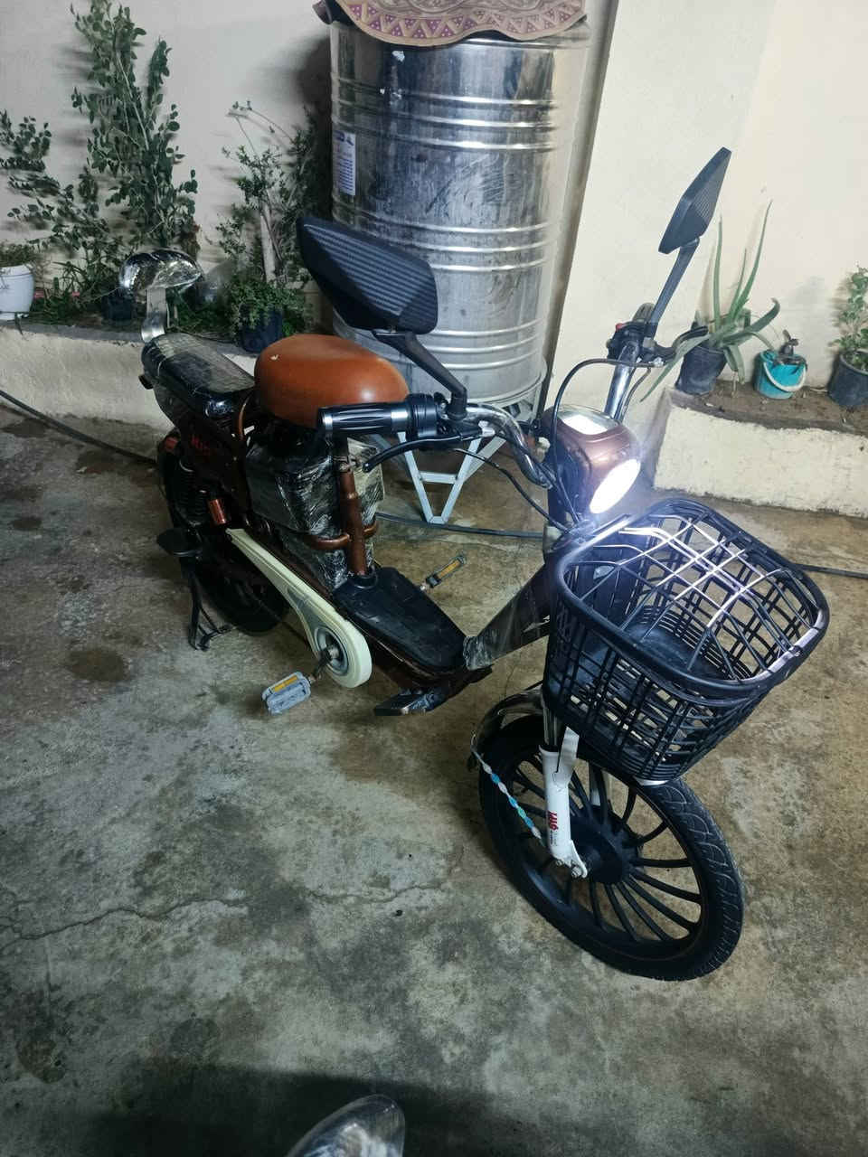 سلام عليكم دراجه ام الجمجمه  للبيع سعرها 200دراجه نضيفه
كلها شغاله   مكاني ديالئ بعقوبه تحرير الستفسار  اتصال برقم ***********
