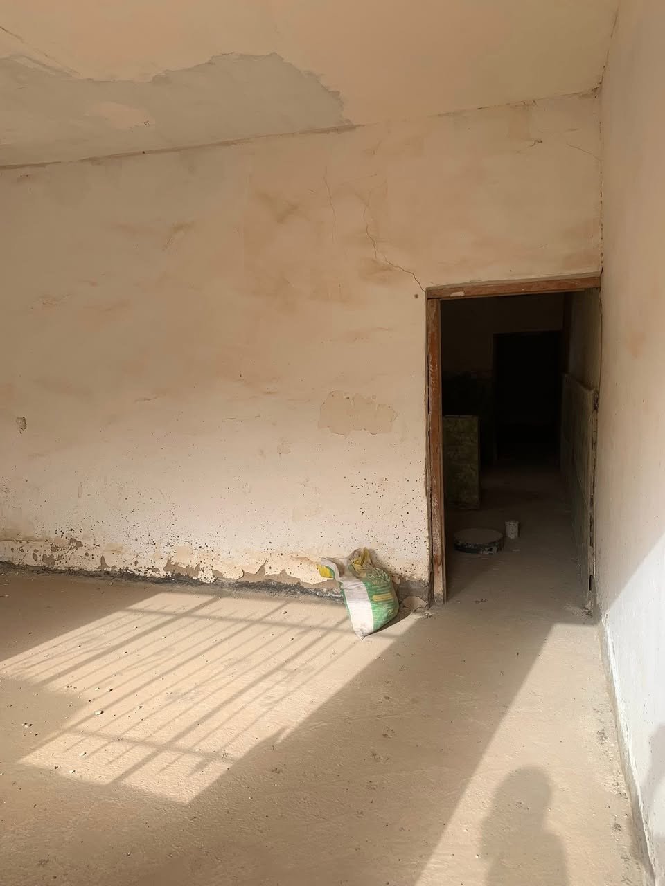 اعادة نشر بسبب الوعود الكاذبة
السلام عليكم بيت للبيع مساحة 100 متر طابو صرف طابق واحد الواجهة 5 والنزال 20 في منطقة الحسينية بال10000 شارع الخدمات مسقط فرع اسواق ليمونة قرب مدرسة عراق الخير السعر 31 وبي مجال (بدون اقساط)
للاستفسار والتواصل فقط على الرقم ***********
