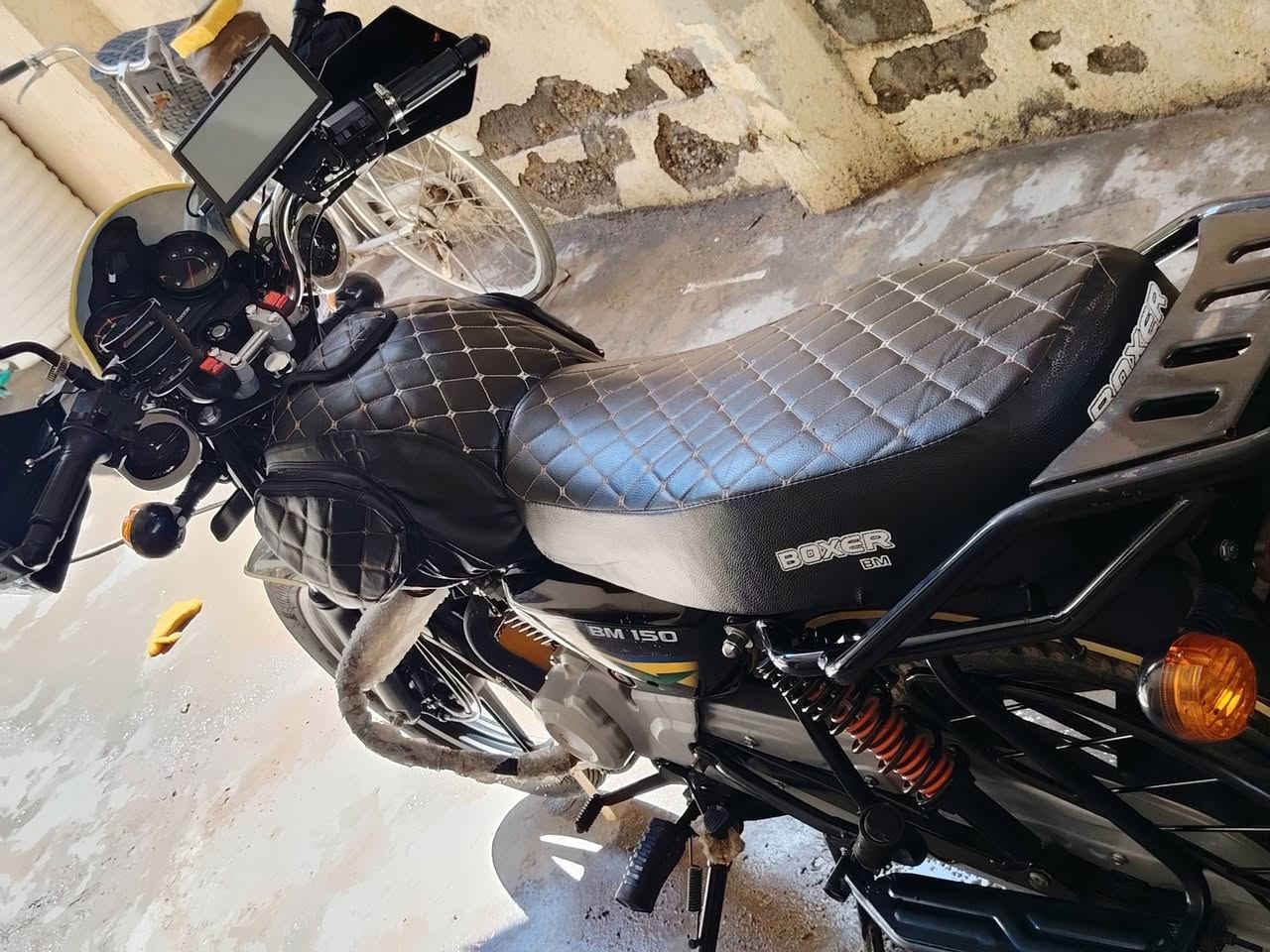 السلام عليكم دراجه بوكسر للبيع موديل ٢٣  نضافه ١٠٠/١٠٠
اوراق اصولي كامل. دراجه تجي تفحص بيدك برغي ما مفتوح بغدا على الشركه للاستفسار الاتصال على الرقم
او خاص    ***********
