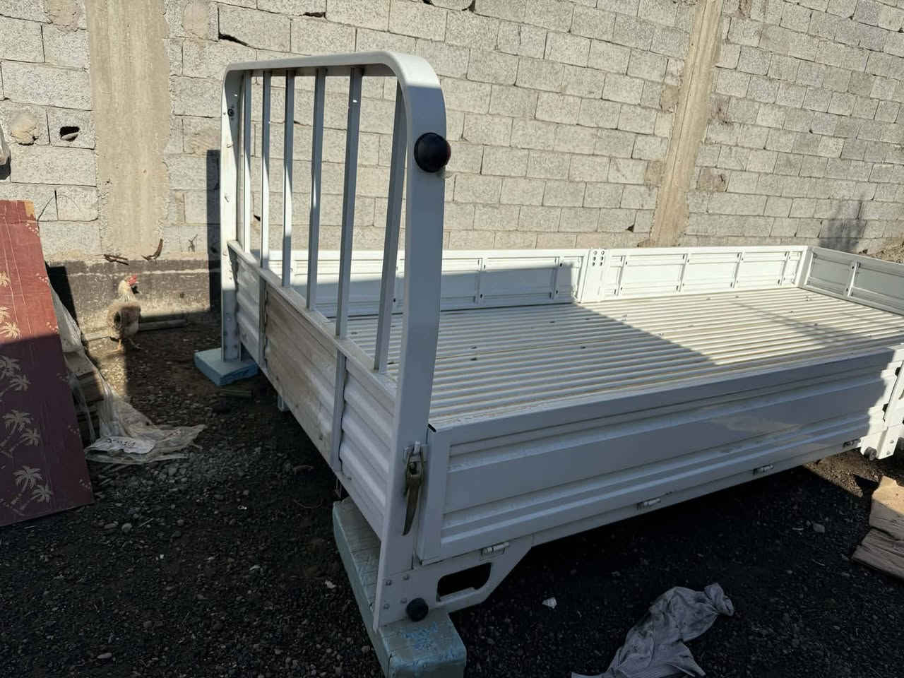 بدي كنتر 5 متر للبيع
بدي حديده كلش قوي و4خانات ينفتح 

للاستفسار ***********///***********
