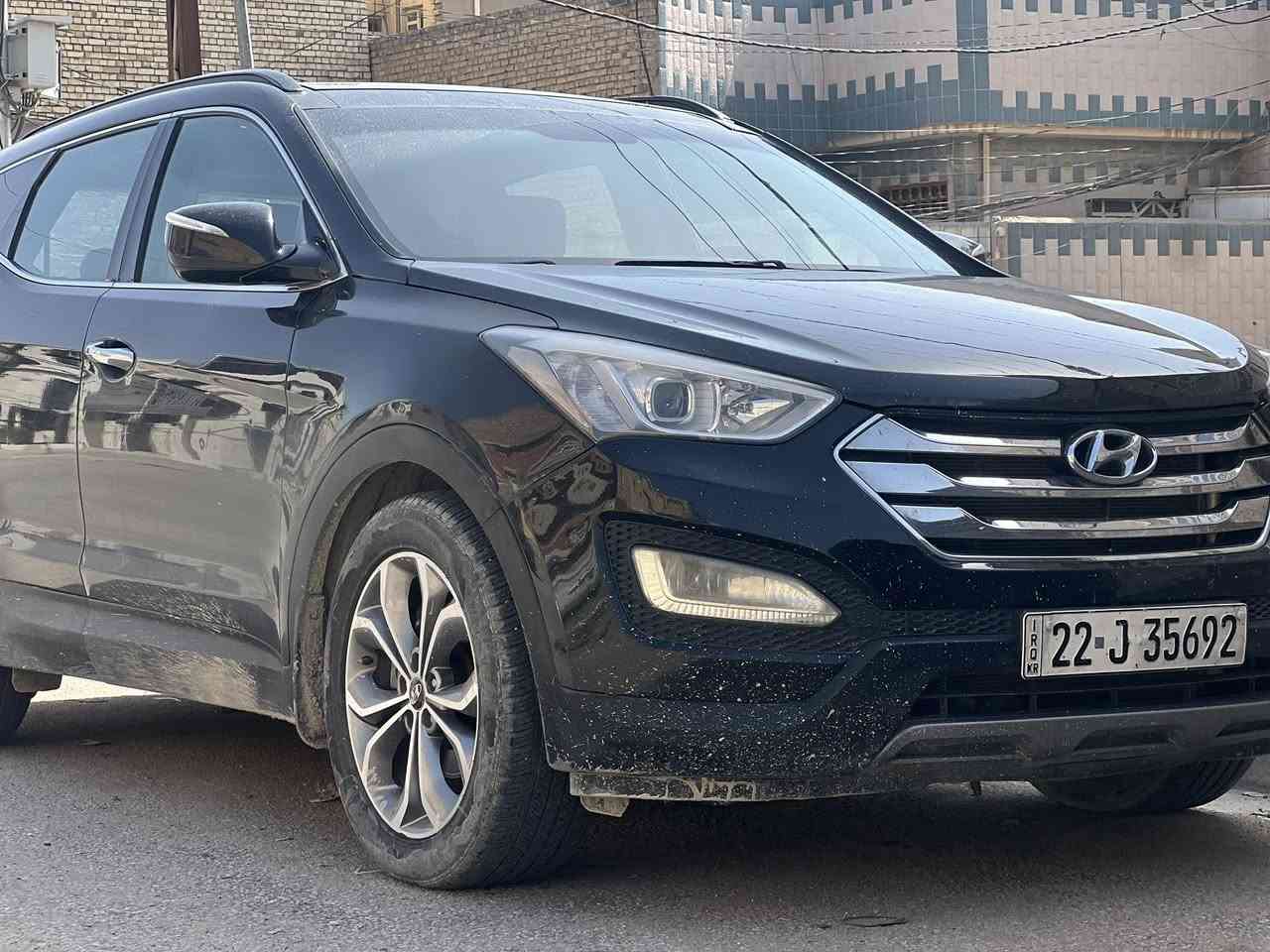 بيع فقط بدون مراوس
السلام عليكم 
سنتافي 2013 
خليجي وارد ايراني 
مواصفات VIP فول للأخير 
مكينه 6 سلندر 3300 
ماشيه 200 الف حقيقي وشرط الفحص 
مكينه كير حداديه تبريد تخم تاير كله جديد 
بيها قطعتين تبديل نفس اللون وقطعتين صبغ بدون ضربه قويه وبدون دواخل 
ادامه كامله البارحه مسويلها 
سياره جديده وكلها على وضع الشركه 
السعر 153 وبيها مجال للشراي 
مكان السياره النجف الأشرف 
***********
