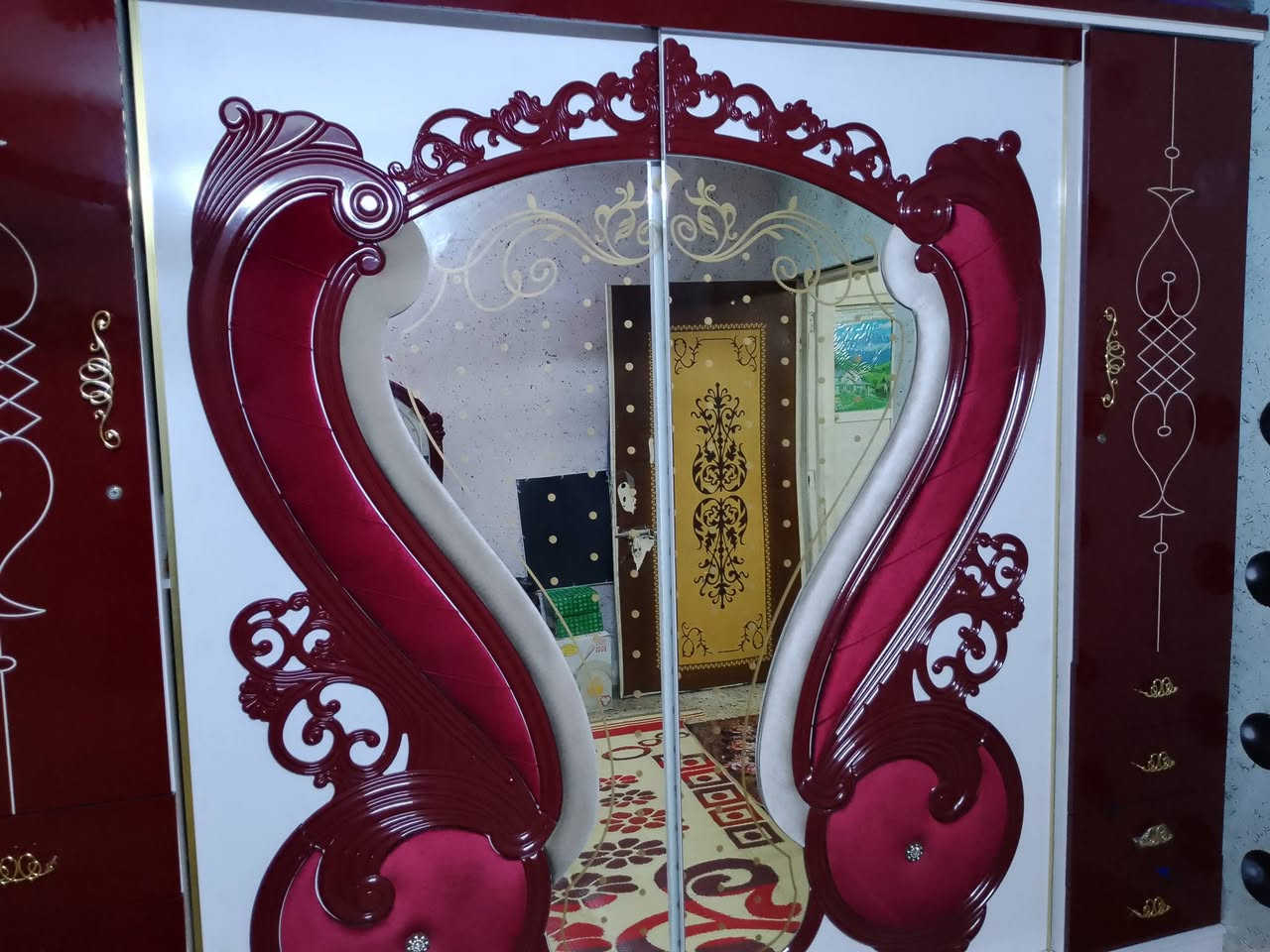 غرفه تركية. للبيع سعره 700الف
الضرر: جامه ميز تواليت او سجج مال جرارات شويه تعبانات..وياهة دوشك
العنوان: بغداد مدينه الصدر.
للاستفسار: ***********
