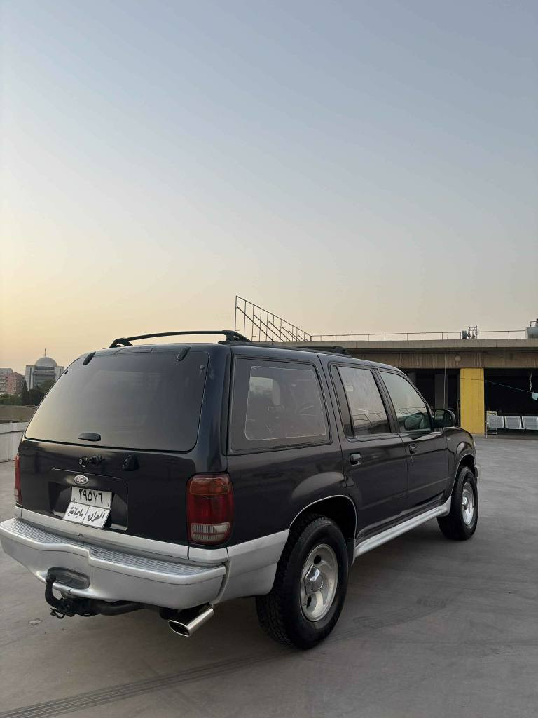 سەرەتا بەناوی خوای گەورە
فۆرد ئێکسپلۆرر مۆدێل ٢٠٠٠
میکینە ٤٠٠٠ دەبڵ ئەکسل غازو بەنزین نۆزڵ پلاک و بانس و فلنجەی تازە گۆڕاوە کامل مەسروف کراوە کارەبای و هەموو گیانی بەشەرت تەبرید سارد وگەرم لەسەر سیوچ ئەکسل و دەبڵ ئەکسل بەشەرت ٤ تایەی تازە بێ لێدراوی کامل بۆیاخ لەسەر کاڵ بونەوە رەقەم سلێمانی سەنەوی و ئەولیات خرامە بە شەرت مەکینەی بەشەرتی دوکەڵ و بوخار 
شوێن سلێمانی سعر 60 گەڵا مەعامەلە
***********
*********** السليمانية, العراق
