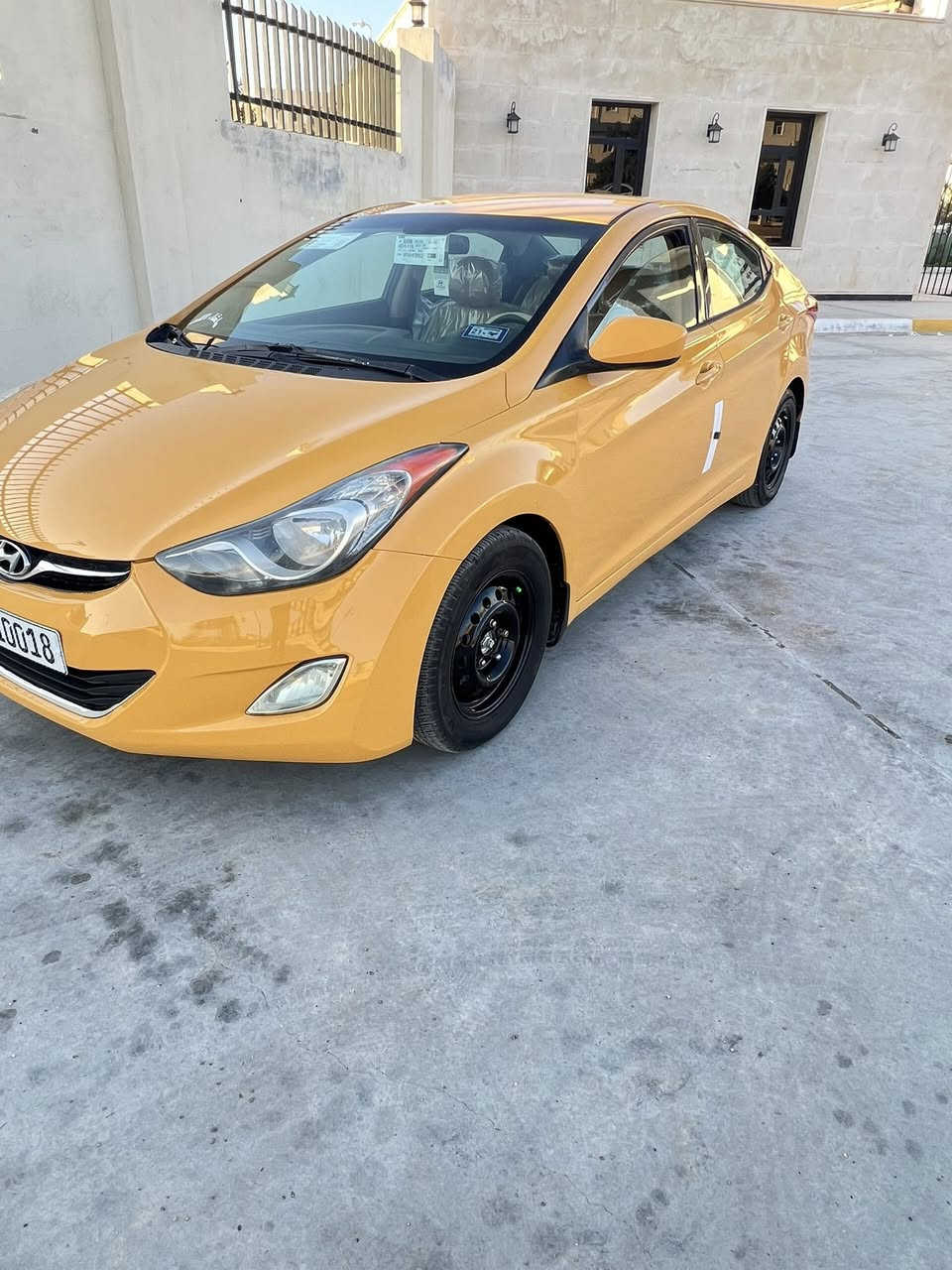 سلام عليكم عندي النتره 2013  سنويه ٣١ رقم ديالي نكليز ي ضرهه بس بنيد ولباقي مكفول محرك وكير شرط مال حويه تخم تاير صدر امامي خلفي جديدوشمه داخل بيجي سياره متعوب عليهه سياره  احله من صور بسمي شرط تحويل رقم            السعر.  ٩٤      ***********
