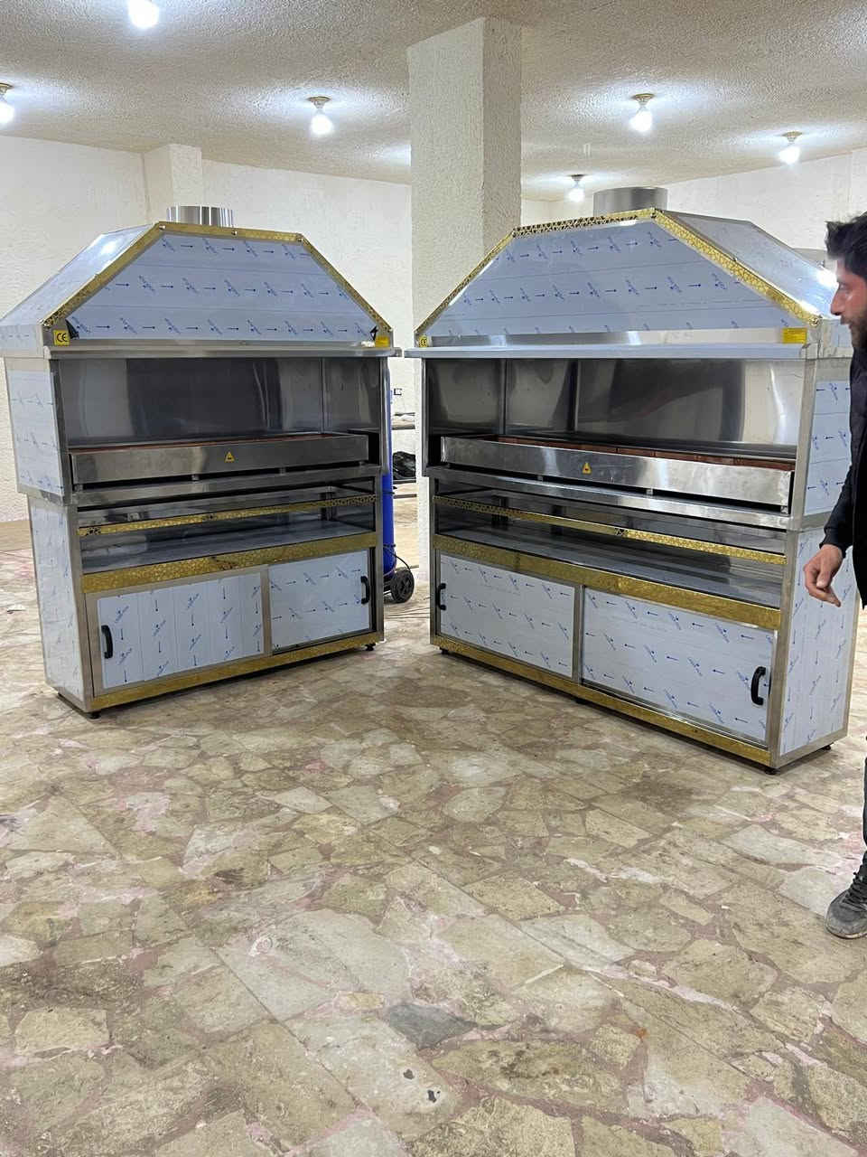 🔥 إليكم أحدث تشكيلة معدات المطاعم من إسطنبول ستانلس ستيل 🔥
نوفر لكم تجهيزات مطاعم عالية الجودة من الستانلس ستيل، مصنوعة بإتقان لتلبية احتياجات المطاعم والمطابخ الاحترافية:
✅ قلايات غاز بأحجام مختلفة.
✅ غريلات وشوايات احترافية.
✅ شوايات دجاج وفروج.
✅ أفران ومعدات طبخ متنوعة.
✅ خزائن تسخين وتحضير الطعام.
✨ خامات ستانلس ستيل متينة ومقاومة للصدأ.
✨ تصميم عملي وسهل التنظيف.
✨ مناسب للمطاعم، الوجبات السريعة، والمشاريع الجديدة.
📦 تجهيز وتوريد مختلف معدات المطاعم مع إمكانية تنفيذ مقاسات خاصة حسب الطلب.
📞 للتواصل والاستفسار عن الأسعار والمواصفات، راسلونا عبر الصفحة أو واتساب.
#إسطنبول_ستانلس_ستيل #معدات_مطاعم #قلايات #غريلات #شوايات #شواية_فروج #تجهيز_مطاعم #معدات_مطابخ #ستانلس_ستيل #سوريا #تركيا


**إذا كنت صاحب هذا الإعلان وتريد حذفه لأي سبب، رجاءا أرسل رسالة إلى الدعم الفني**