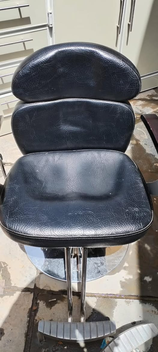 كراسي مركز تجميل او حلاقة مع حوض عدد ٣ 
مدينة قطاع ١١ 
السعر ٣٥٠ وبي مجال


**إذا كنت صاحب هذا الإعلان وتريد حذفه لأي سبب، رجاءا أرسل رسالة إلى الدعم الفني**