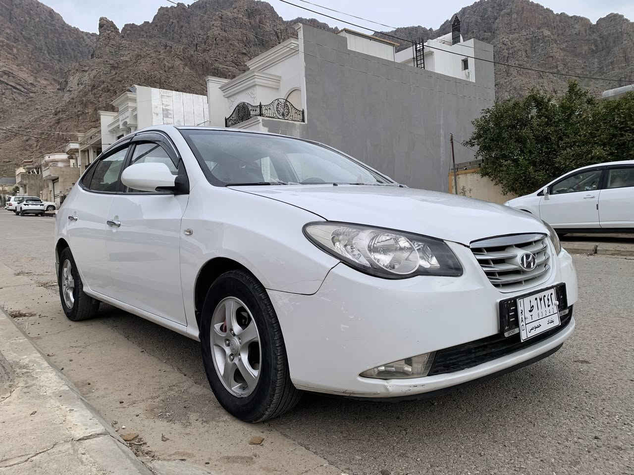 ئاڤانتی بڕاوە مۆدیل ٢٠٠٨  نموونە لە جوانی ١٢٧ هەزار ڕۆیشتووە فوول مواسەفاتە بەس سڵاید نی یە كوشن جڵد و كۆشن هیتەر و كوشن جەگە ئاوێنە كارەبایی و ئاوێنە شەفتە لایت ڕەش تەبرید لەمس سوكان ڤۆلیۆم و تەسجیل بیلادی مەكینە بچووكی دكشن بەرز (مەرغووب) گێر ئۆتۆماتیك گێر و مەكینە بەشەرت خایس و ڕزیووی پێوە نی یە سەیارەكە كامل مەسرەفی لێ كراوە سەقفی بۆیاغی نی یە كەڤەر گۆڕاوی بەشەرت دكشنی بیلادی بۆ بەستراوە سەیارەكە زۆر خاوێن ماوەتەوە و هیچ دەعم و لێدراوی بە هیچ شوێنێكیەوە نی یە و زۆر تووند و تۆڵە ماڵی دۆستە 
ژمارە موبایل
***********
***********
ناونیشان ڕانیە  
تكایە ئەگەر موشتەری تەلەفۆن بكە یان لە مەسەنجەر نامە بنێرە
