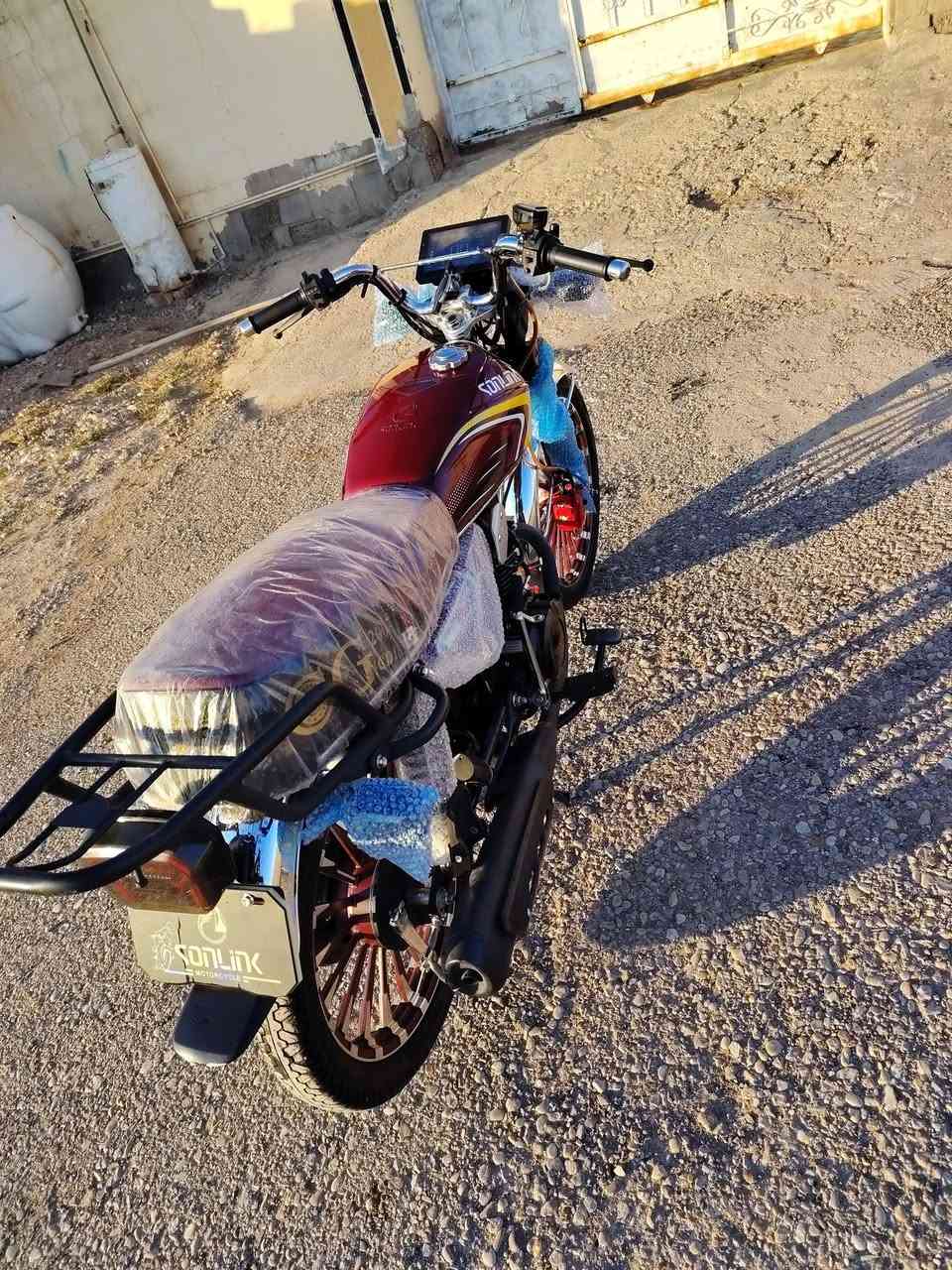 ياالله + جوه سوك انبيع 
سلام عليكم  : دراجه سونك اصلي 2024 شكل 25

لون: ماروني 
 
اوراق كامله 

سعره 750 وبيه مجال بسيط ***********

مكاني: ديالى بلدروز 

والي مايعرف بسعارهن ﻼ يكسر بحلال العالم 

نورنه بكلمه مثل وجهك الطيب
