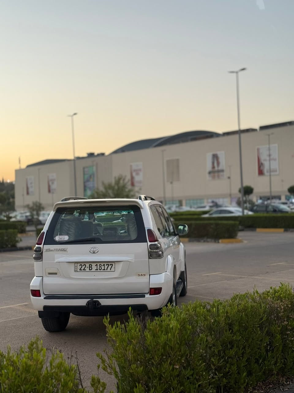 Toyota prado 2008 
بيها قطعتين صبغ وشبر بارد بل باب مال صندك 
سعر 135$
***********
