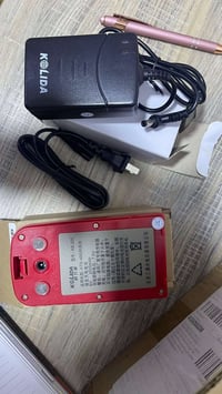 بطاريات • ٤ قطع • ٢ شاحن