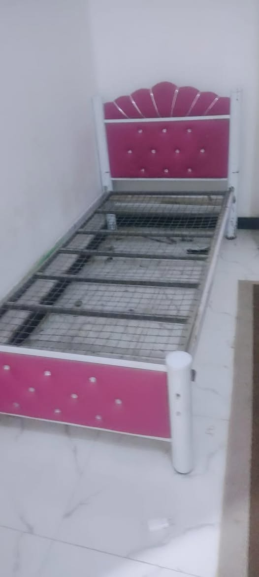 السلام عليكم جرابي لوحده ع ٥٠ وكنتور صاج سته بيبان لسعر ١٥٠مكاني دور الشرطه


**إذا كنت صاحب هذا الإعلان وتريد حذفه لأي سبب، رجاءا أرسل رسالة إلى الدعم الفني**