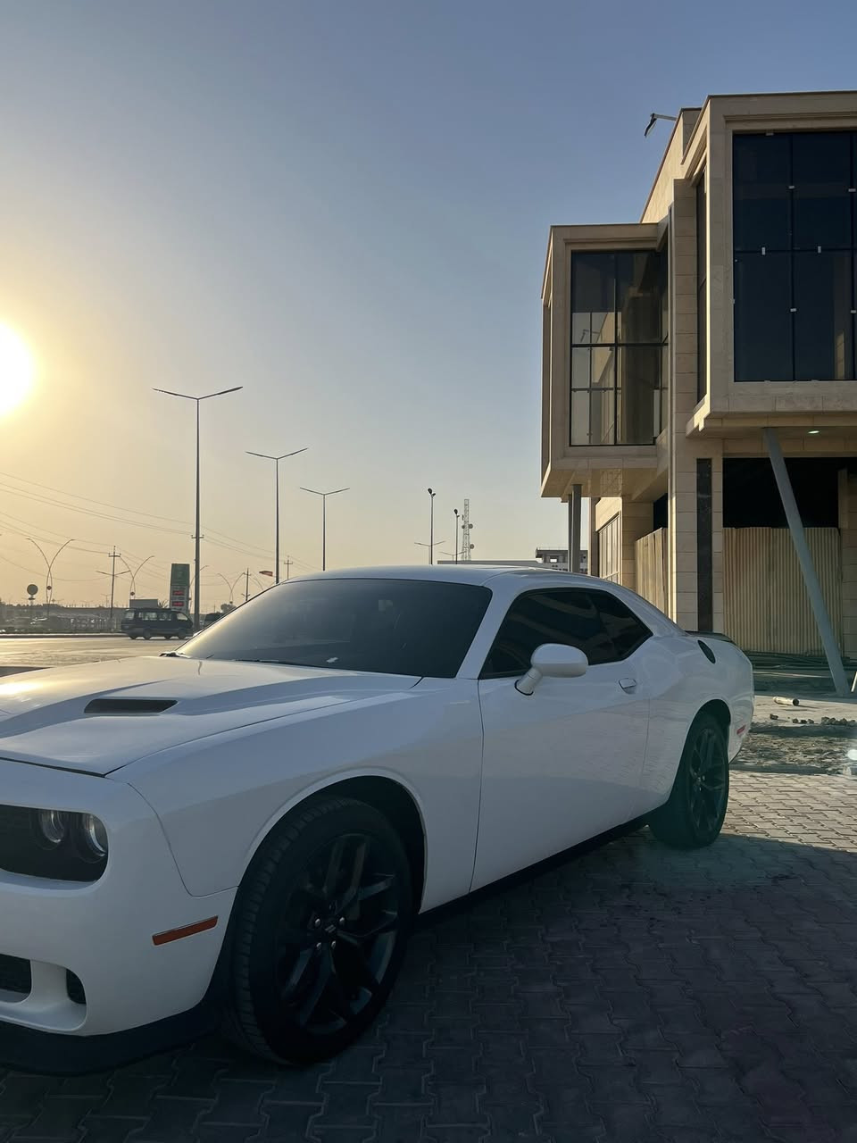 جالنجر 23
مواصفات sxt
سياره مصبوغه حزام من امريكه 
ماشيه ٣٦ميل 
مكانه كوت 
سعر :170وبيه مجال  
واتساب :***********
