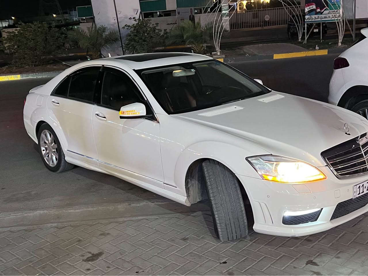 مرسيدس S كلاس 2005
وارد يابان
ماشيه 138 ألف
محدَّثة 13 كله أصلي
سيارة نظيفة جدًا جدًا – وكالة
ما بيها ولا نقص ولا صرف
الموقع: بغداد / حي الخضراء  ***********
السعر 195$ 
المواصفات الكاملة:
 • مكينة 6 سلندر قوية وناعمة
 • جير أوتوماتيك سلس
 • تعليق هيدروليك مريح
 • فتح وغلق كهرباء
 • مقاعد جلد كهرباء مع ذاكرة
 • تبريد + تدفئة مقاعد
 • شاشة كبيرة وكالة
 • نظام صوتي فاخر
 • كروز كنترول
 • تحكم كامل من الدركسون  • 
 • حساسات أمام وخلف
 • 
 • بصمة تشغيل
 • فتحة سقف
 • تكييف أوتوماتيك ثنائي
 • وسائد هوائية كاملة
 • ABS / ESP بغداد, العراق
