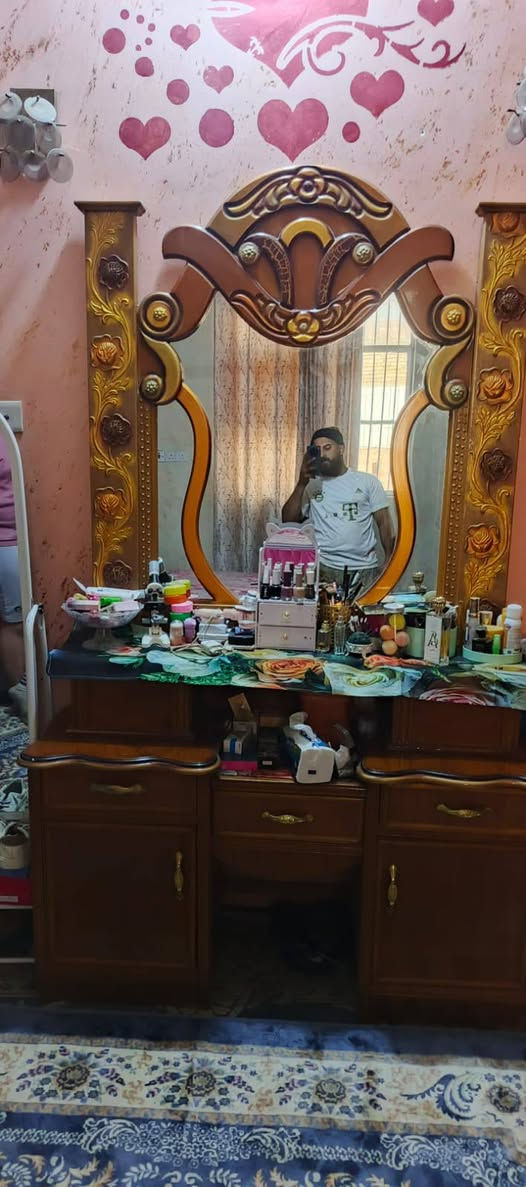 كنتور +جرباية نفرين +ميز تواليت 650وبي مجال ملاحضة (مسخدم فترة قليلة  ***********
‏‪ 0783 849 6426‬‏
