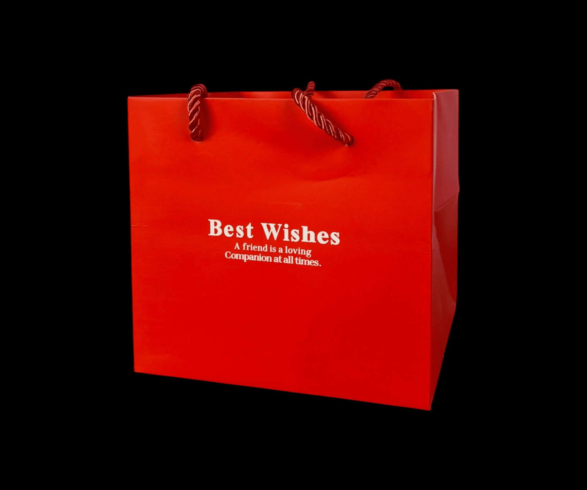 بوكس هدية مفاجأة السعر 15 ألف 
مع درج سري – Best Wishes

الاستخدامات

تقديم الهدايا الرومانسية بطريقة فخمة ومفاجِئة

مناسب لعيد الحب، الخطوبة، الزواج، أعياد الميلاد والمناسبات الخاصة

يمكن وضع عقد، خاتم، ساعة، عطر صغير أو رسالة حب

مثالي لهدايا الأزواج، الأحباب، أو شخص مميز

المميزات

تصميم أنيق على شكل قلب بلون أحمر فاخر

آلية فتح جانبية تعطي تأثير مفاجأة مميز

درج سفلي مخفي لحفظ الإكسسوارات أو المجوهرات

بطانة داخلية ناعمة لحماية المحتويات

ورد صناعي مع ربطة أنيقة يعطي لمسة رومانسية

صناعة متينة تحافظ على شكل البوكس

مقاس عملي لا هو كبير ولا صغير – مناسب للتقديم والهدايا

محتويات الصندوق

بوكس هدية على شكل قلب

درج سفلي مدمج

ورد صناعي داخلي مع ربطة

كيس هدية أنيق مكتوب عليه Best Wishes

الملاحظات

قياس المنتج:

- الطول: 13 سم
- العرض: 13 سم
- الارتفاع: 10 سم

قياس الكارتون:

- الطول: 14 سم
- العرض: 14 سم
- الارتفاع: 13 سم

الإكسسوارات المرفقة مع البوكس تكون ضمن العرض.

نوع وشكل الإكسسوارات قد يختلف حسب التوفر (سلسلة، تعليقة، أو إكسسوار مشابه).


**إذا كنت صاحب هذا الإعلان وتريد حذفه لأي سبب، رجاءا أرسل رسالة إلى الدعم الفني**