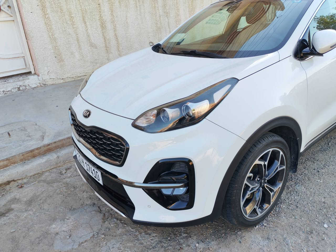 سبورتج موديل 2020 خليجي بغداد انكليزي بأسمي فول 1/1 بانوراما بصمة المراة شفط حساسات امامي خلفي السكن ابيض كاميرا كشنات كهرباء جنطة كهرباء لا يوجد ضربة او صبغ ماشية 81000  السعر  21000.
***********
