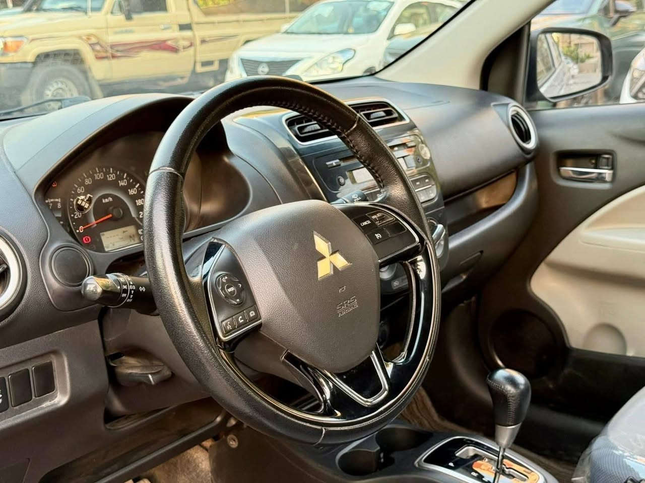 سلام عليكم
مسوبيشي موديل 2022   بسعر مناسب جدا    

مواصفات عتياديه 

تحكمات ستيرن   كشافات امامي  ويل كب 

تبريد ممتاز جدا   تخم تاير بطاريه ادامه كامله عليه 

بي 3 قطع خلفي صبغ فقط  رقم وهزه وسنويه كله جديد 

تحويل مباشر     

 مكان سياره بغداد الأمين الثانية
السعر 80 ورقة

هاتف ‭***********
