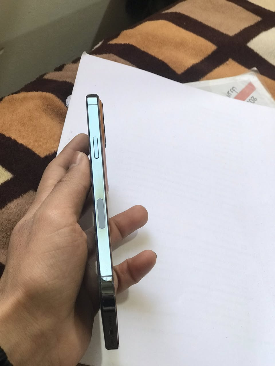 سلام عليكم اقره المنشور قبل مراسله))
ايفون 12 برو ماكس 
ذاكرى 128
كامرات 👍🏻
فيس ايدي شغال👍🏻
هزاز شغال👍🏻
تكنيك اتصال شغال👍🏻
بطاريه بلاديه انسه صرف 83👍🏻
 ((((تلفون مبدل قفط شاشه اصليه))))نضافته كدام عينك فول فقط فطر خفيف بل ضهر وتجي تفتح غلاف وتشوفه كدام عينك ومبدل فقط شاشه اصليه ((فيس ايدي شغال)) تلفون على وضع لبلاد كلشي شغال بي وشرط الفحص المايشتري رجآ ليدخل فقط الشراي يتصل ويدلل السعر 390 وبي مجال حك الجيه مكاني بغداد بسمايه رقم ***********
