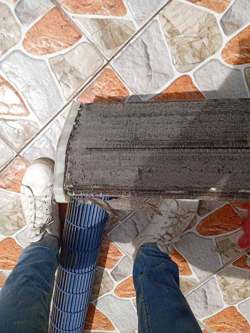 العمل مجاني للعوائل المتعففه والايتام❄️ صيفك بارد مع ورشة  المتنقلة في الديوانيه! ❄️️
شمس الديوانيه ما ترحم؟ ☀️ والسبلت مالتك تعب؟ لا تشيل هم! إحنا جيرانك وبالخدمة 🫡
عندك سبلت ❄️❄️ مايبرد صار بي ليك تحتاج غسل تحتاج صيانة بعد لا تروح ولا تجي ولا تفتح ولا تتعب 😳
😍صارت الصيانة 🛠داخل بيتك🏘️ وكدام عينك والي يرضيك ونطلع منك وانته راضي👍🏻 
1️⃣نصب جميع انواع السبالت الضاهري والدفن بايب
2️⃣شحن غاز اصلي بضمان 🔖
3️⃣ تصليح كافة أنواع السبالت (كنتوري، جداري).
4️⃣.تنزل السبالت للكاع كدام عينك 
5️⃣غسل وتنضيف اجهزه التبريد والتكييف 🚿
6️⃣الغاء مجمع التدفئه بحرفية وبضمان 
7️⃣تبديل كابسترات وكونتكترات 
8️⃣تصليح الكارت

.ضمان موسم كامل على  جوده العمل،❄️👍🏻
للاستفسار الاتصال او المراسلة على الواتساب 
***********
***********

العمل مجاني للعوائل المتعففه والايتام❄️ صيفك بارد مع 🫣ورشه بركات الحسين 🙂‍↔️ المتنقلة في الديوانيه! ❄️️
