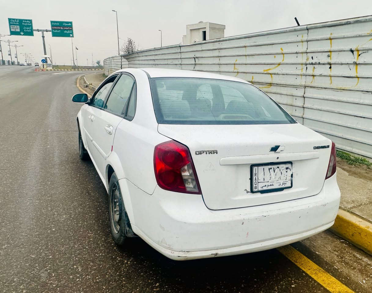 السلام عليكم 

اوبترا 2006 للبيع 

كير اوتوماتيك شرط
محرك شرط لا صرف ولا نفخ
كوبون بانزين سنوية 2029
لايت زينون
بيها صبغ 4 قطع جهة النفر بدون دواخل
السيارة جاهزة ماناقصها اي شي وخير من الله 

السعر 69 ورقة وبيها مجال بسيط 

للتواصل ***********
