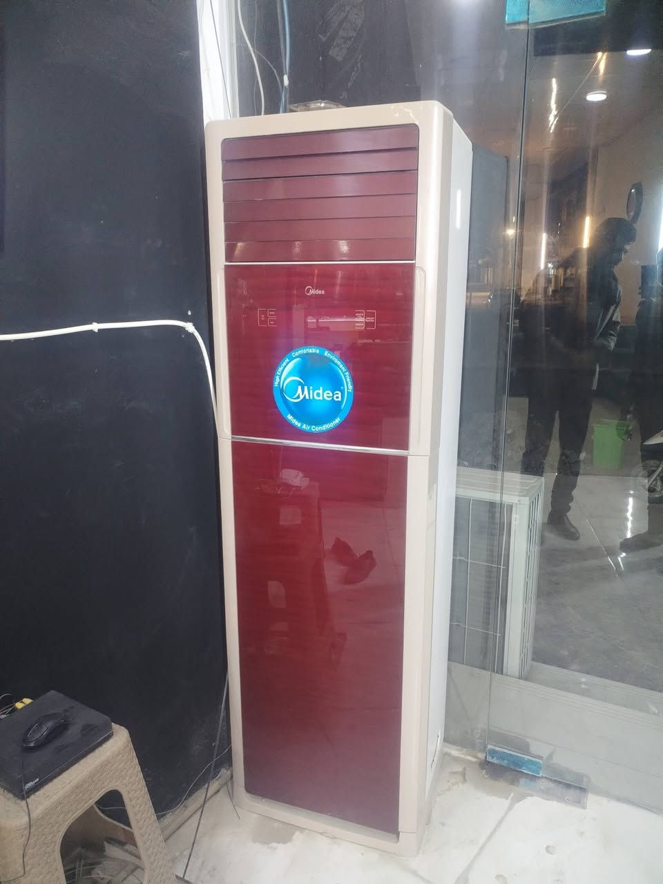 سبلت ميديا 3 طن للبيع مع عارضة نضيفة للبيع السبلت عايزة غاز والعارضة شغالة 100 بال 100
سعر السبلت 450 الف وبي مجال
سعر العارضة 275 الف وبيهة مجال بسيط للاستفسار على الرقم ***********
الشراي يتصل
