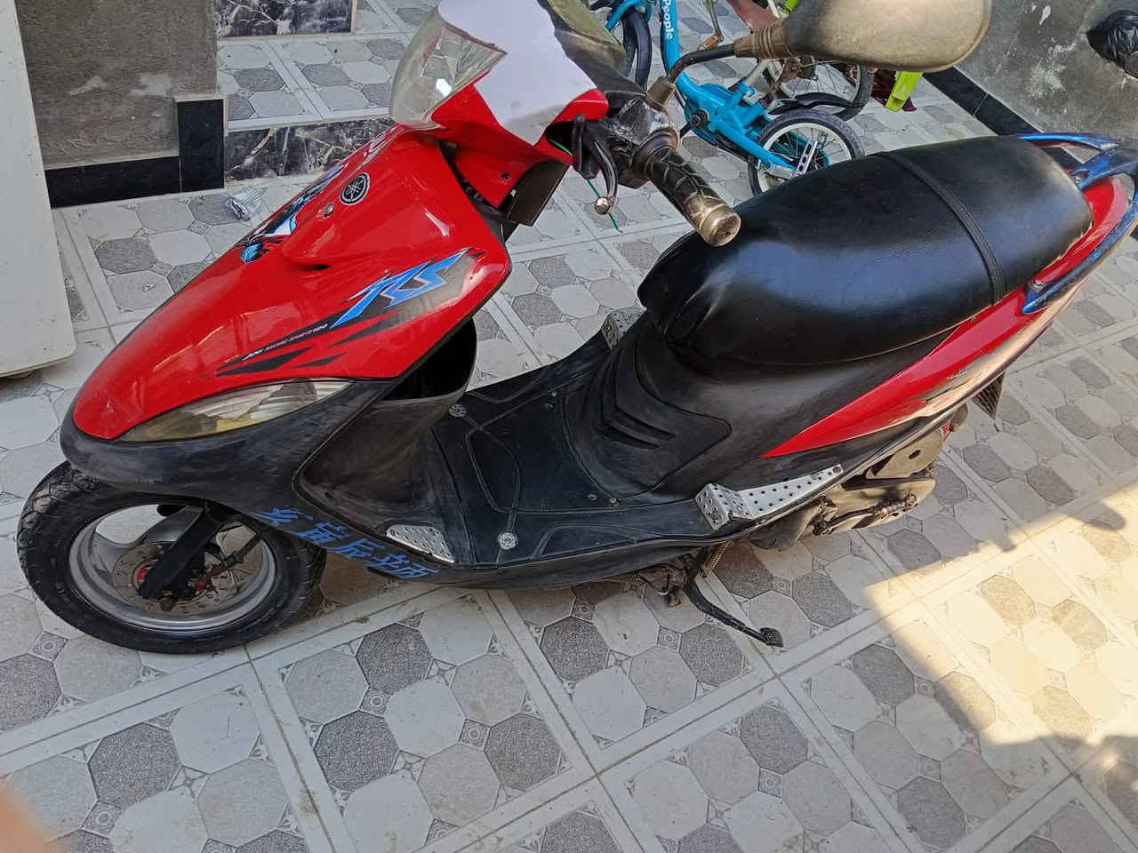 سلام عليكم ماكس عدلة رمبة فقط ختم واحد فقط مبدل كفرات لجمالية دراجة مكينة خرسة شرط شلعة ومعدل يعبر ال ١٠٠
دراجة كهربايات شغالة من طول لطول كيج كيلو متر شغال وبنزين كلة شغال مذب عليها ربع دراجة مفتوحة مرة وحدة على أيدي بدلت ولفات فقط  متصرف عليها ربع #السعر500بيها مجال #مراوس شعندك نزل *********** واساب سكندرية مكاني
