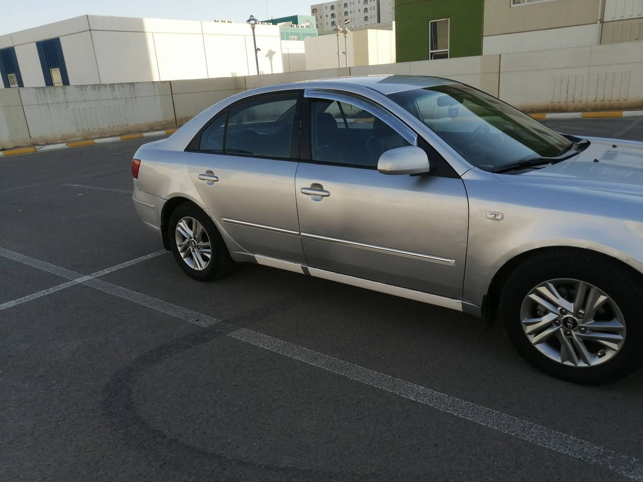 السلام عليكم
سوناتا 2010 وارد كوري مكينه 2000 رقم أربيل بسمي السيارة گير مكينه تبريد كهربائيات خير من الله والسونار مرفق بالصور
السعر 105 
مكاني بغداد بسماية
 
***********
