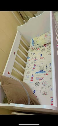 سرير اطفال • لحد ٥ سنوات • بدون أضرار