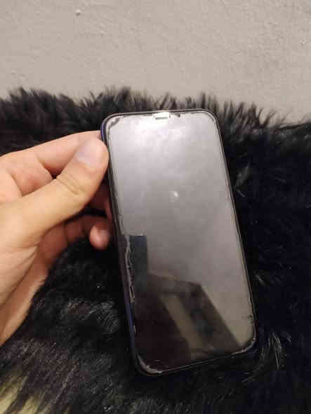 السلام عليكم ايفون 11برو نضافة 95٪ الجهاز ما بدل بيه ولا قطعة بلادي ذاكرة 256 بطارية 74 السعر 300 بيه مجال حك الجية بغداد
هاتف /***********
