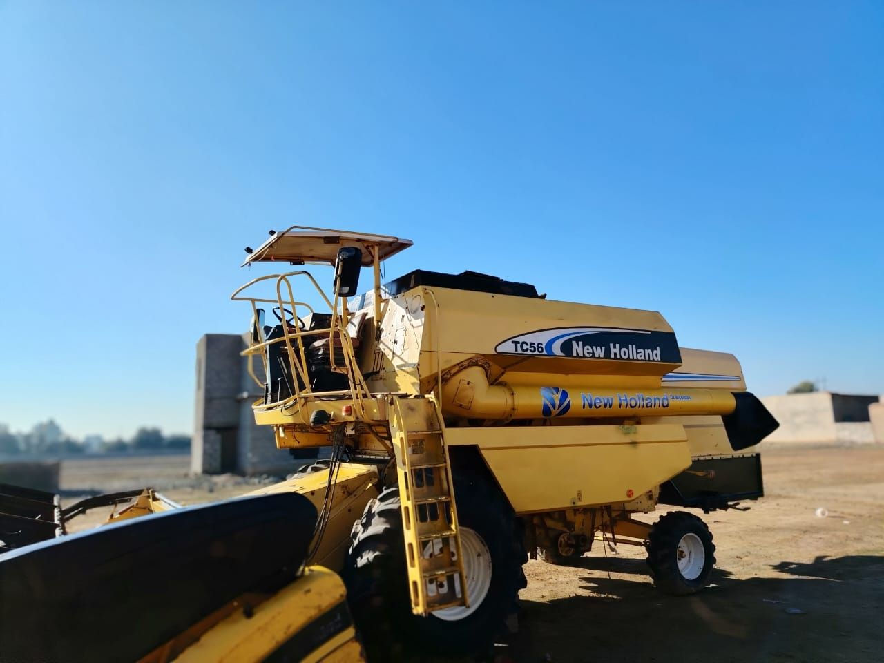 السلام وعليكم 
#حاصده نيهولند
#للبيع
#كتاب شريكه
#موديل2003
#اربعه بلم 
#تايرات اربعه جدد
#محرك نضيف/#كير #اكسل /#بالشرط 
#معمل معمر كامل
#مكفوله من/كسر ولحيم شرط
#مكان (#محافظة كركوك) 
#سعر $خاص
 #اتصل  ***********
ادمن وافق رجائن
