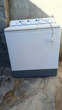 غسالة ملابس • للبيع