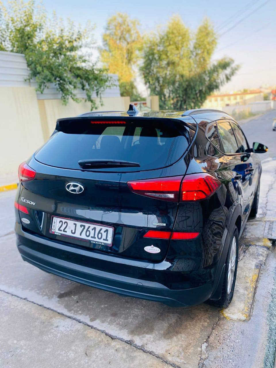 توسان 2021 وارد امريكي  محرك gdi
كير ومحرك وصدر وتبريد شرط. 

فول مواصفات عدّا الفتحة
بصمة تشغيل  وابواب
شاشة كبيرة وكاميرا
تبريد قطعتين 
تحديد مسار 
تحديد سرعة 
تحكمات سترين 
نقطة عمياء 
تدفئة كشنات 
تدفئة ستيرن 
مانع انزلاق
حساسات  
ثلاث انظمة قيادة 
سيارة فول فول وترايها يخبل سيارة
ضررها موضح بالصور  شرط بدون دواخل وايرباك
رقم اربيل دولي. شرط التحويل 
سيارة ماشية  62 كيلو متر.
مكان السيارة الموصل 
للتواصل ***********
السعر 180$
