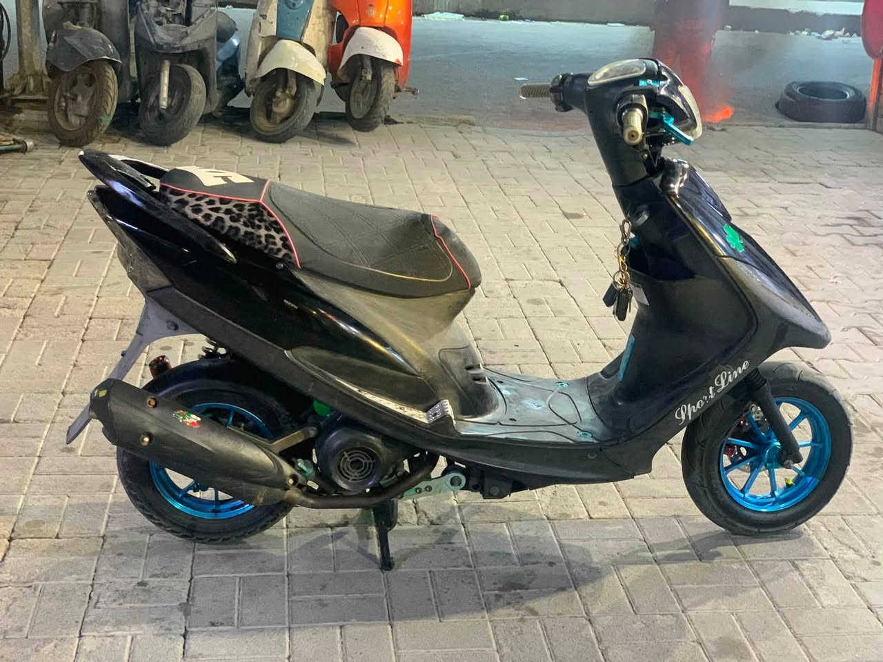 كلشي موضح بل تصوير 750 وبيها حك الجيه مكاني مدينه الصدر ***********
