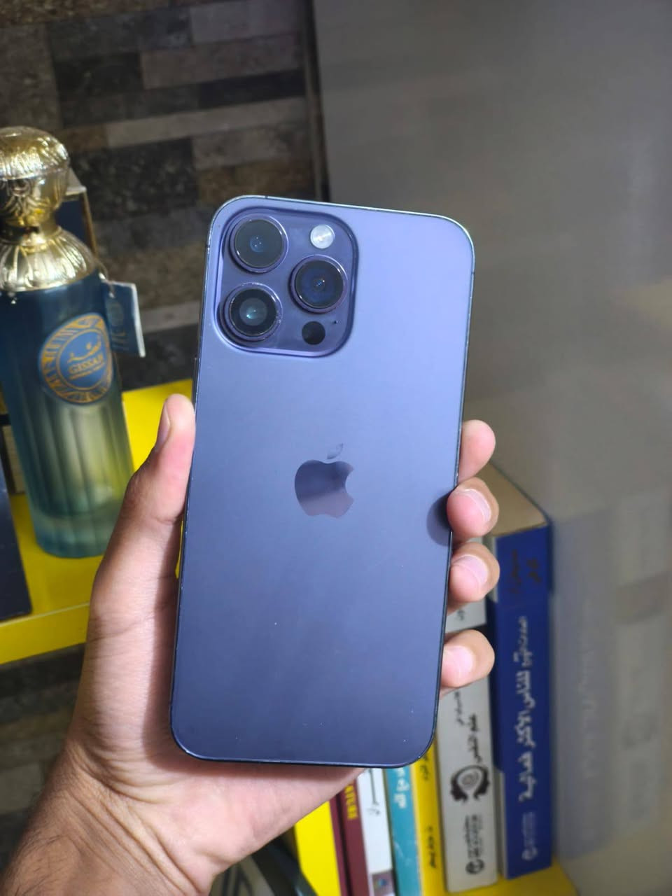 السلام عليكم
١ايفون 14 برو ماكس .  سعر 400 و بي مجال بسيط
الجهاز مبدل شاشة وكامرة اصليات
بطارية 83% و الجهاز مقفول ايكلود ومفتوح تخطي يعني ميقرا سيمكارت
ذاكرة 512 فيس ايدي شغال و دكم وسماعات كاملة شغال و كامرته اصلية مال تفصيخ شغالة محترمة


**إذا كنت صاحب هذا الإعلان وتريد حذفه لأي سبب، رجاءا أرسل رسالة إلى الدعم الفني**