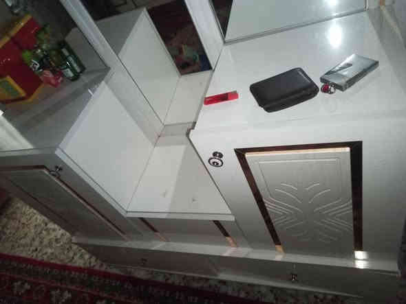 غرفه تركي٦ قطع  نضيفه مثل ما واضح بصور بـ٣٢٥ وبيه مجال . مكانه ابو صخيو عامود٥٢ 
***********
