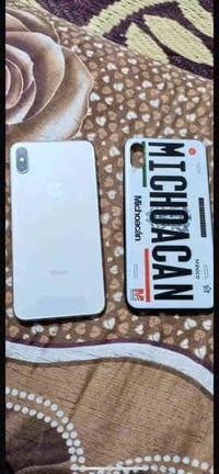 ايفون XS ماكس • ٢٥٦ • مقفل ايكلود