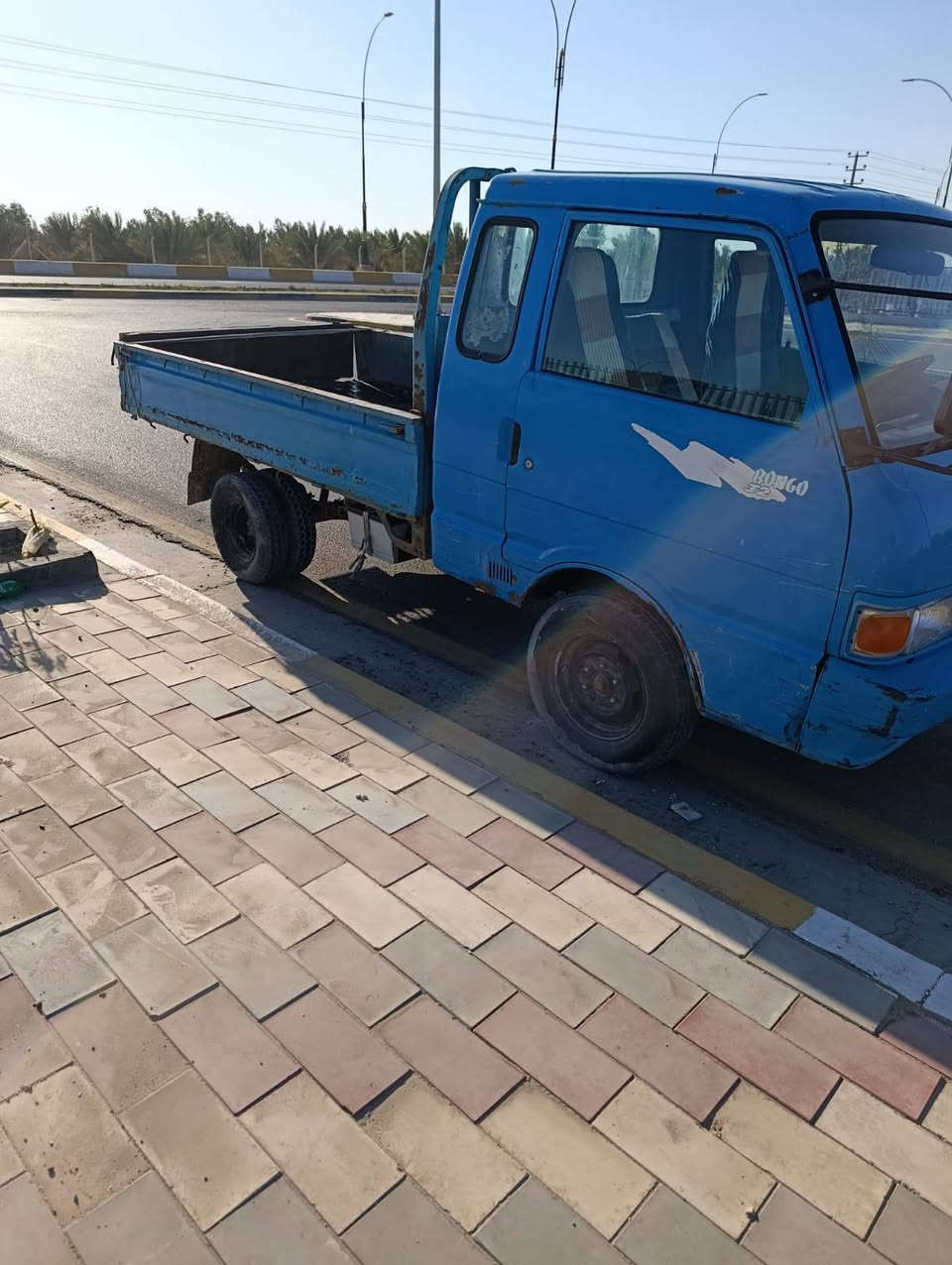 سلام عليكم سياره للبيع موديل 93
بدون مداور مكفولة من السرقه سعر 27 المكان كربلاء 
***********
