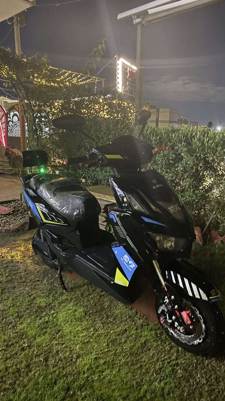 سلام عليكم
دراجه شحن سكنس 
٦باتري دبل
دبل كارت  تشغيل
دبل بصمه
دبل سويج
تشغيل عن بعد 
جهاز اندار 
رجوع الى الخلف
دبل اشاره 
كير ٤ سرعات 
شاشه ايباد قارى عطلات
زنون عالي ناصي 
ستاند تعليك و صفح
تجوه ضهر
مساحه تخزين صندوق كبير 
ومواصفات هواي متخلص 
صار شهر من اخذتها 
دراجه خير من الله 
٦٥٠ قفلها مكاني الاعظميه 
***********
