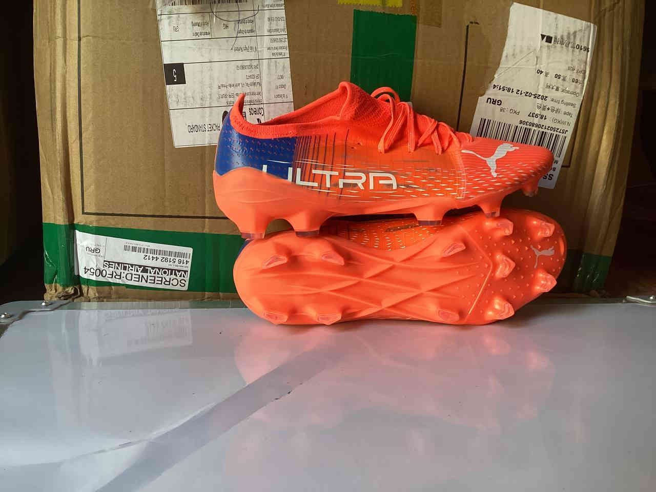 السلام عليكم شلعة ايربود ابل الجيل الثالث او الثاني اعتقد شوف التفاصيل وقيم واخذهن بالعافية بعدهن بالسلفون
*********** واتساب ويوجد شلعات كل شي عندي اجهزة طبية وتيفي بوكس وايربودات وساعات انواعها واحذية رياضية الاصلي ماركات نايك وبومة وغيرها وادريسات وملابس وجنط كلها ماركات امزون الاصلي
